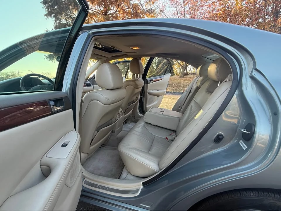 2003 Lexus ES 3rd Gen - Image 8 of 12