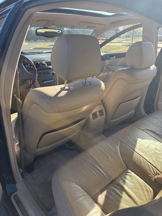 2003 Lexus ES 3rd Gen - Image 9 of 16