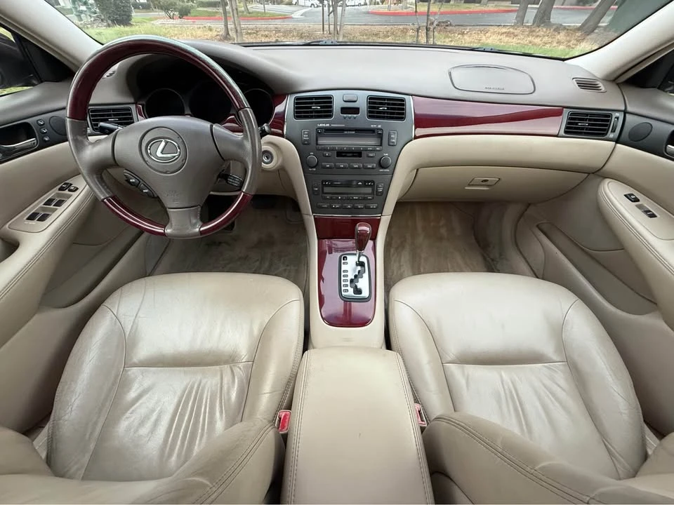 2003 Lexus ES 3rd Gen - Image 15 of 17
