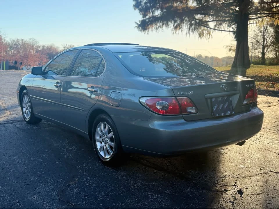 2003 Lexus ES 3rd Gen - Image 2 of 12
