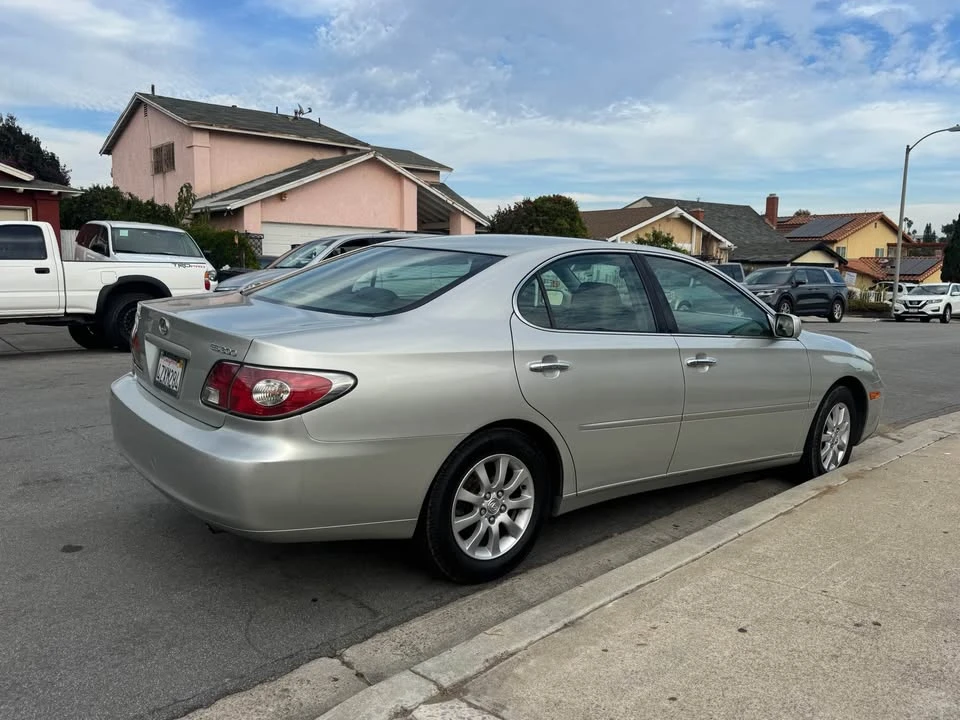 2003 Lexus ES 4th Gen - Image 4 of 9