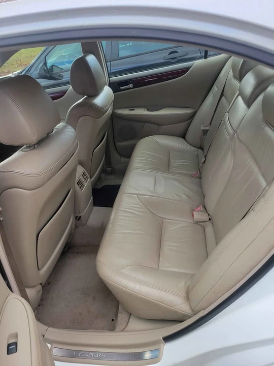 2003 Lexus ES 4th Gen - Image 3 of 9