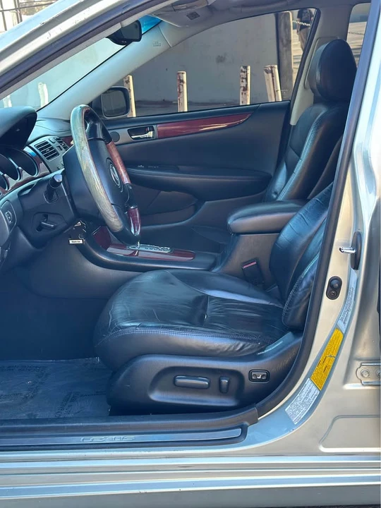 2003 Lexus ES 4th Gen - Image 13 of 20