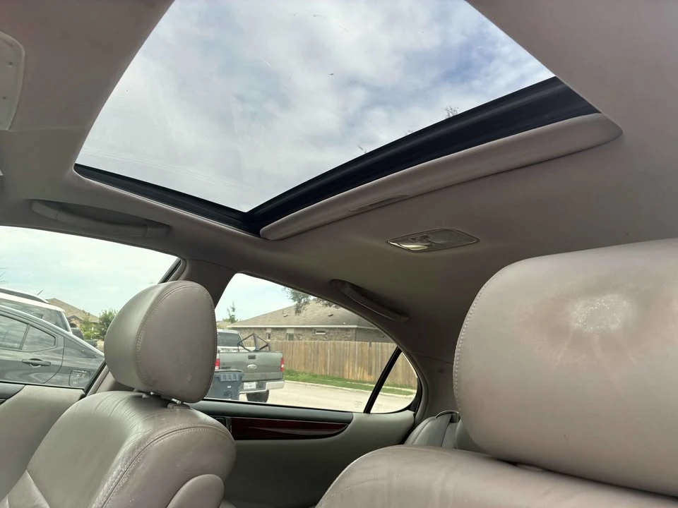 2003 Lexus ES 3rd Gen - Image 4 of 11