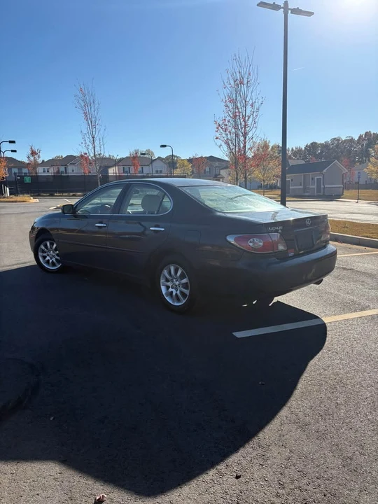 2003 Lexus ES 3rd Gen - Image 3 of 16