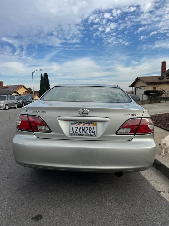 2003 Lexus ES 4th Gen - Image 2 of 9