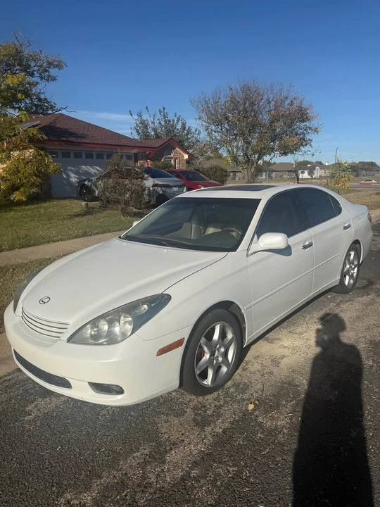 2003 Lexus ES 3rd Gen - Image 2 of 8
