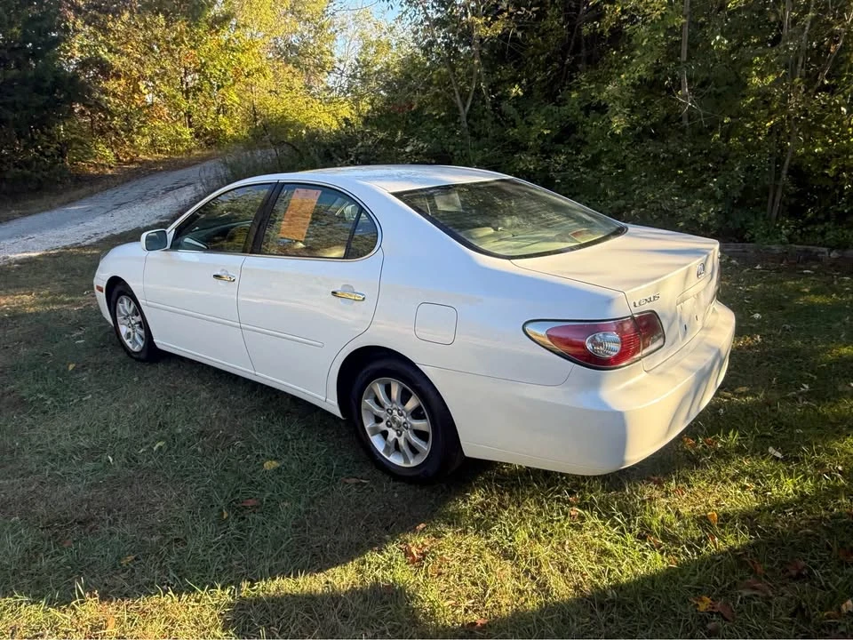 2003 Lexus ES 3rd Gen - Image 6 of 18