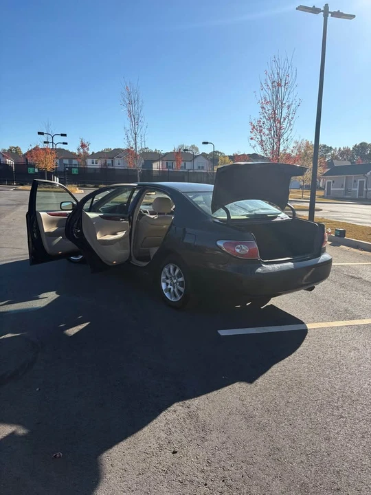 2003 Lexus ES 3rd Gen - Image 5 of 16