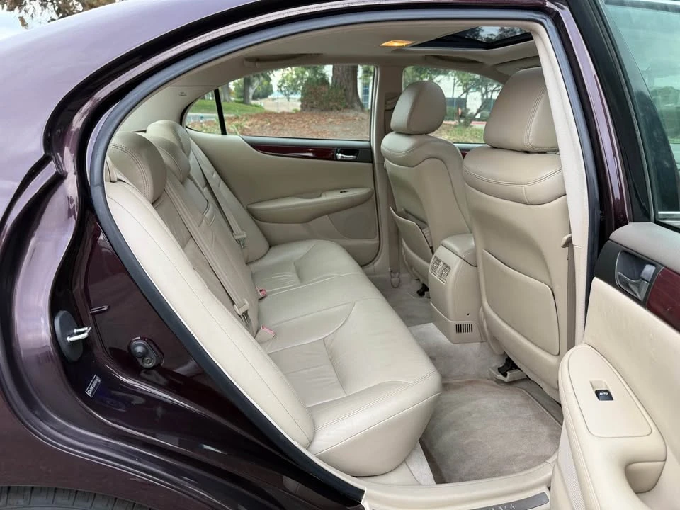 2003 Lexus ES 3rd Gen - Image 10 of 17