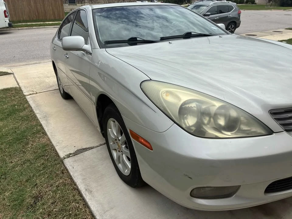 2003 Lexus ES 3rd Gen - Image 2 of 11