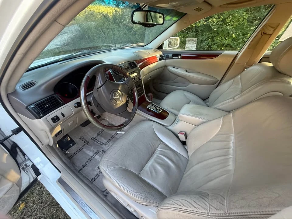 2003 Lexus ES 3rd Gen - Image 11 of 18