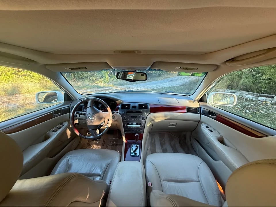 2003 Lexus ES 3rd Gen - Image 16 of 18