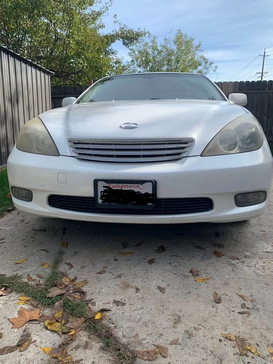 2003 Lexus ES 3rd Gen - Image 2 of 9