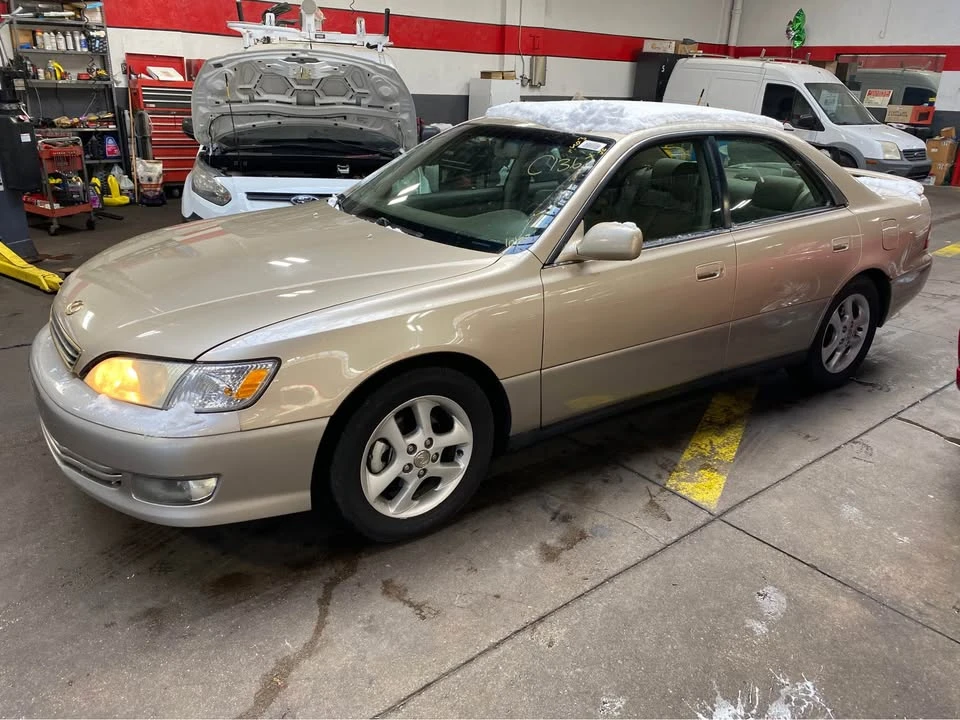 2003 Lexus ES 3rd Gen - Image 2 of 9