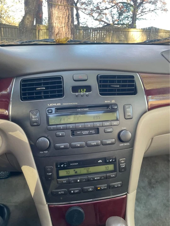 2003 Lexus ES 3rd Gen - Image 11 of 11