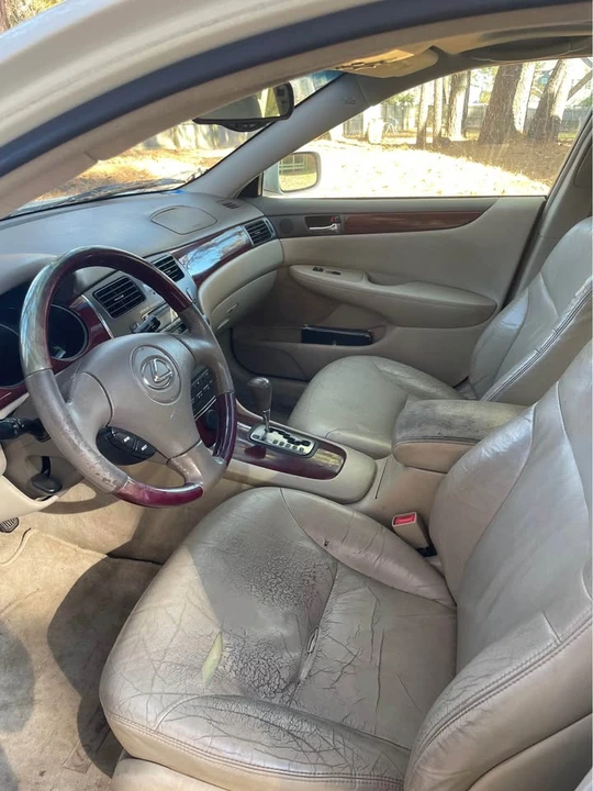 2003 Lexus ES 3rd Gen - Image 10 of 11