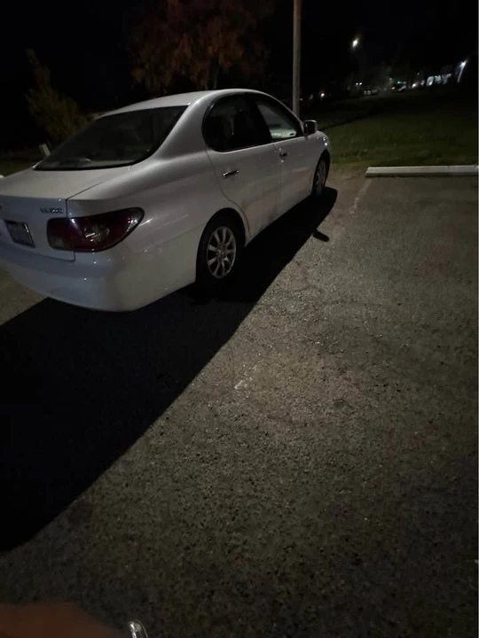 2003 Lexus ES 3rd Gen - Image 2 of 3
