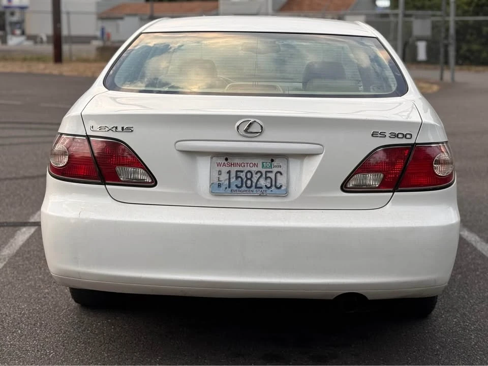 2003 Lexus ES 3rd Gen - Image 6 of 10