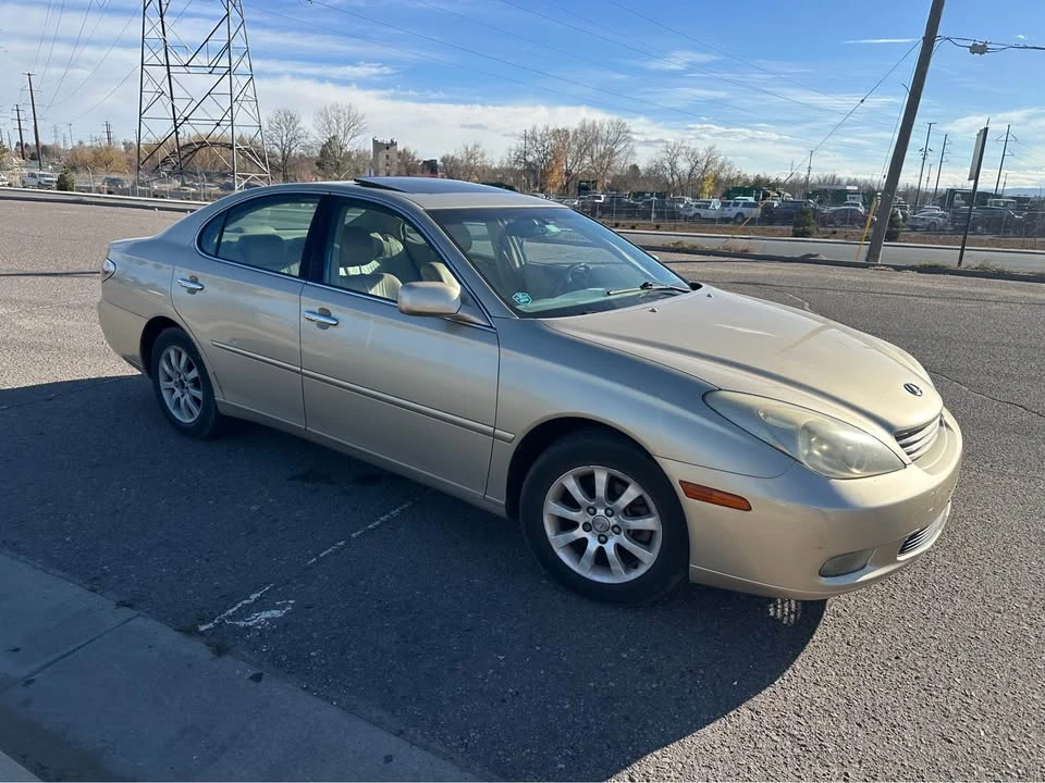 2003 Lexus ES 3rd Gen - Image 3 of 9
