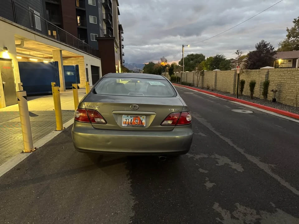 2003 Lexus ES 3rd Gen - Image 3 of 7