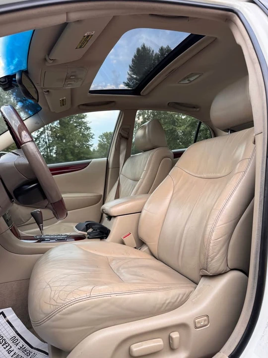 2003 Lexus ES 3rd Gen - Image 3 of 10