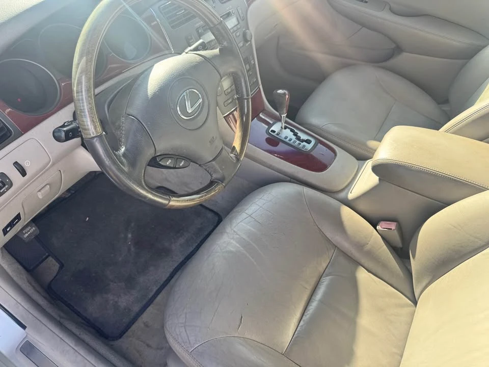 2003 Lexus ES 3rd Gen - Image 10 of 10