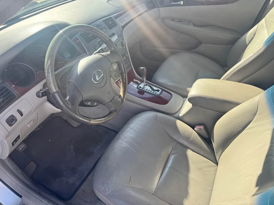 2003 Lexus ES 3rd Gen - Image 8 of 10