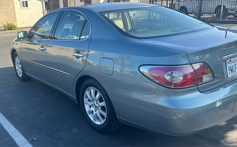 2003 Lexus ES 3rd Gen - Image 3 of 8