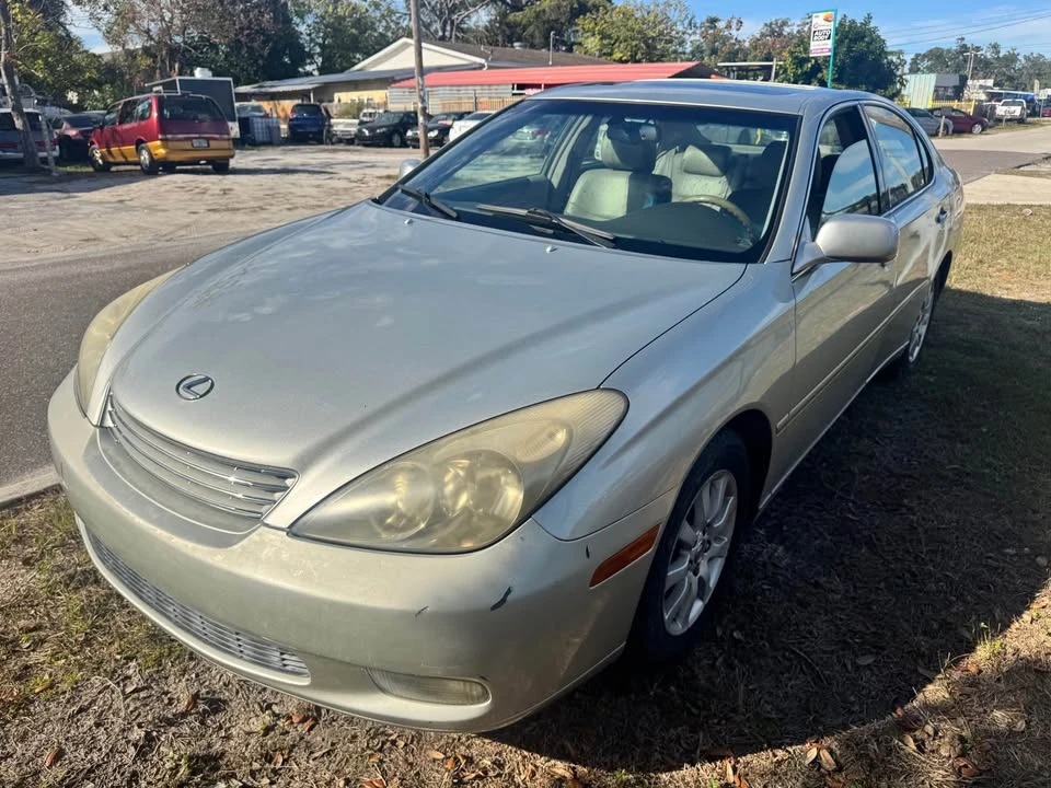 2003 Lexus ES 3rd Gen - Image 3 of 10