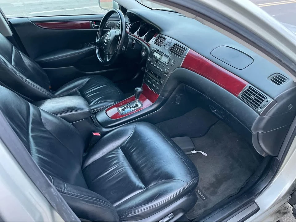 2003 Lexus ES 3rd Gen - Image 6 of 9