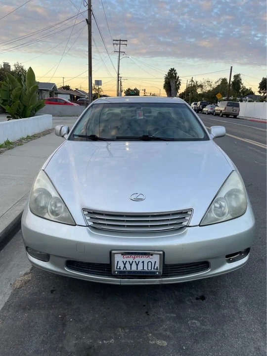 2003 Lexus ES 3rd Gen - Image 2 of 9
