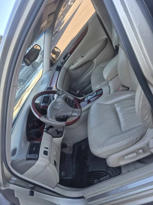 2003 Lexus ES 3rd Gen - Image 12 of 12