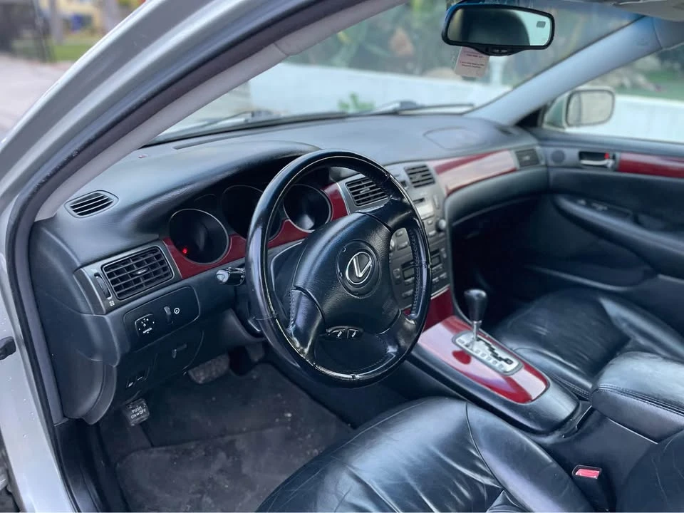 2003 Lexus ES 3rd Gen - Image 4 of 9