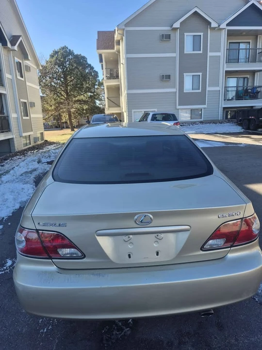 2003 Lexus ES 3rd Gen - Image 4 of 12