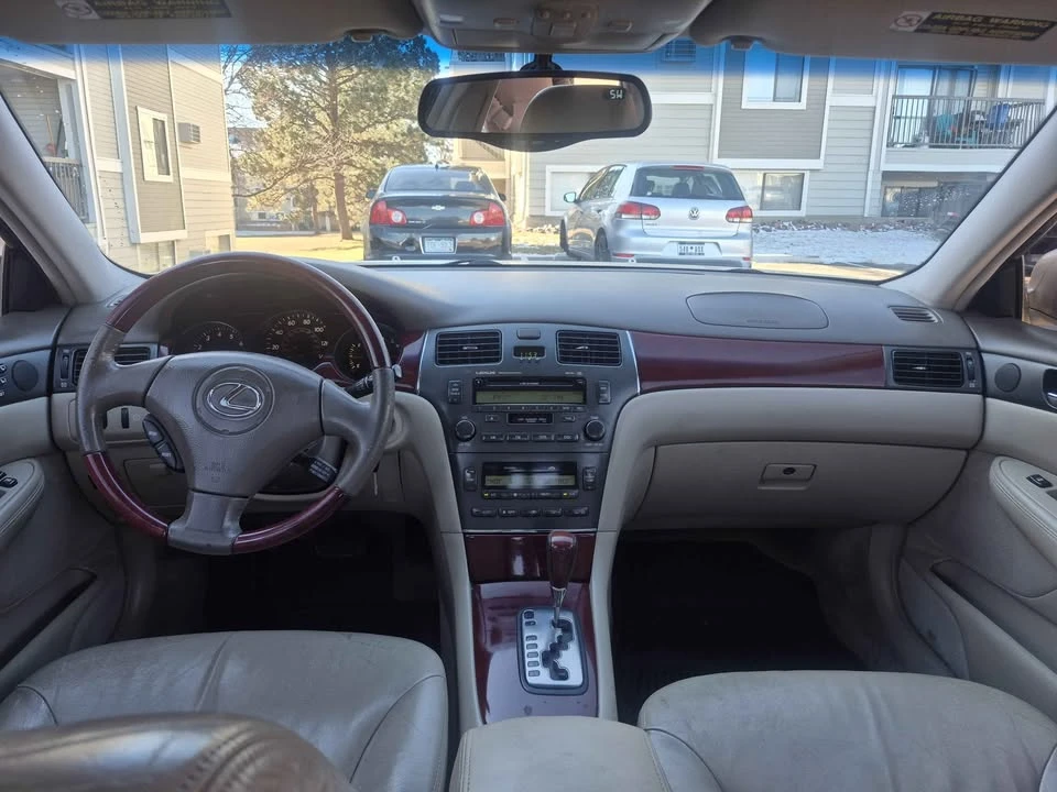 2003 Lexus ES 3rd Gen - Image 10 of 12