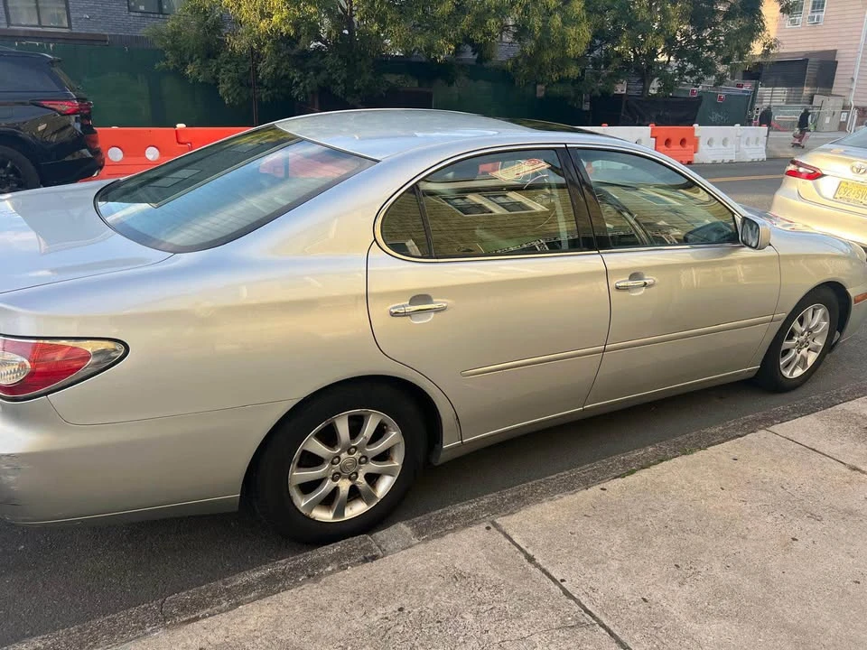 2003 Lexus ES 3rd Gen - Image 8 of 11