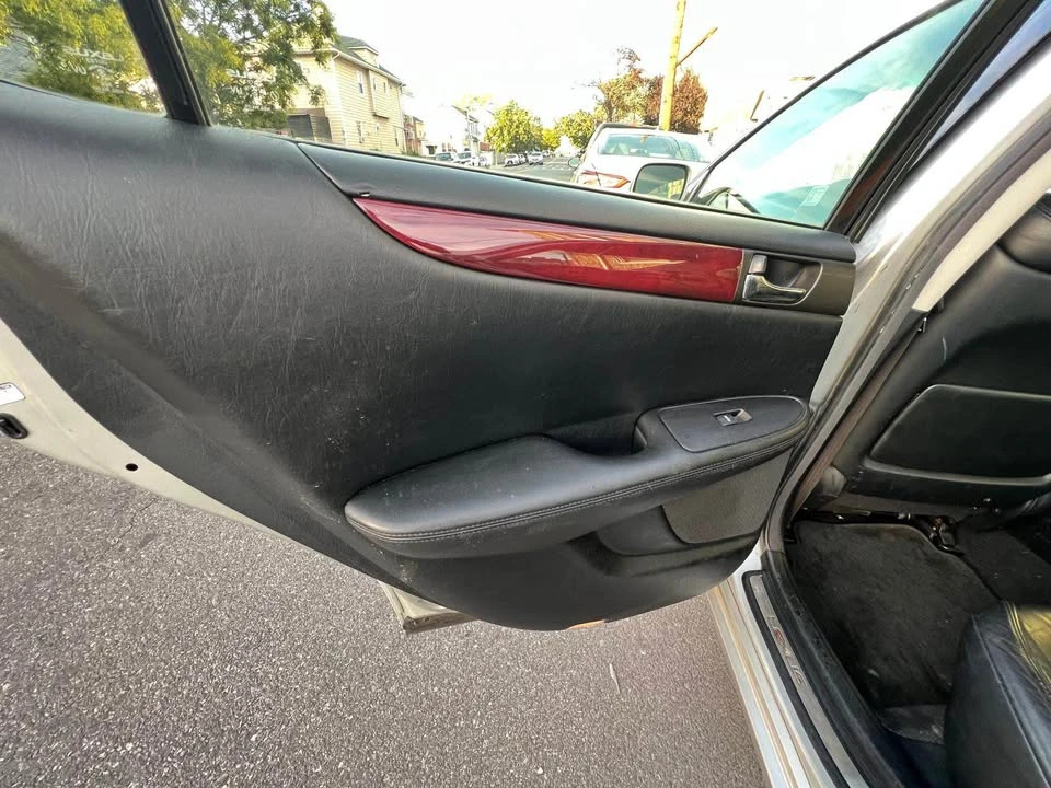 2003 Lexus ES 3rd Gen - Image 11 of 11