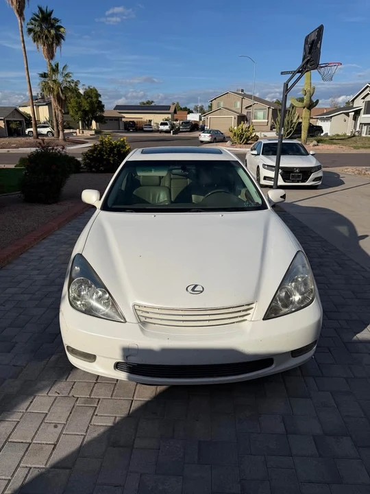 2003 Lexus ES 4th Gen - Image 2 of 4