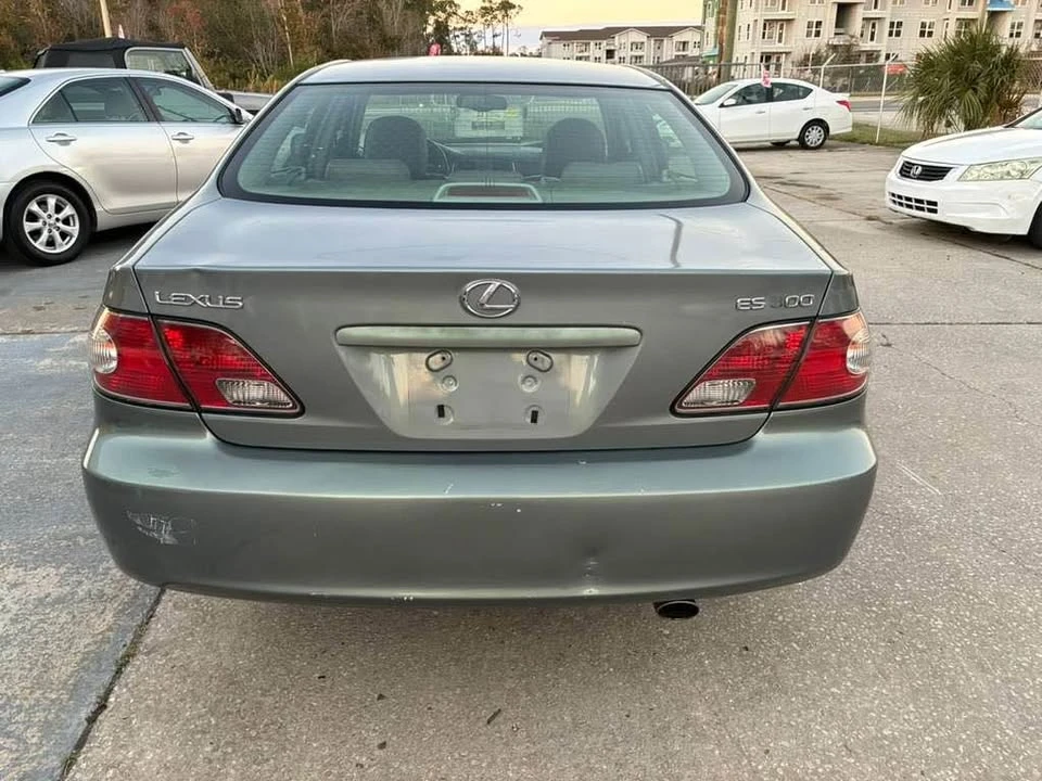2003 Lexus ES 3rd Gen - Image 4 of 15