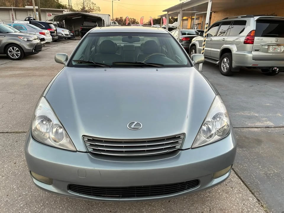 2003 Lexus ES 3rd Gen - Image 2 of 15