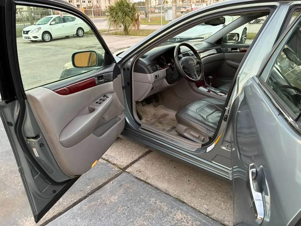 2003 Lexus ES 3rd Gen - Image 8 of 15