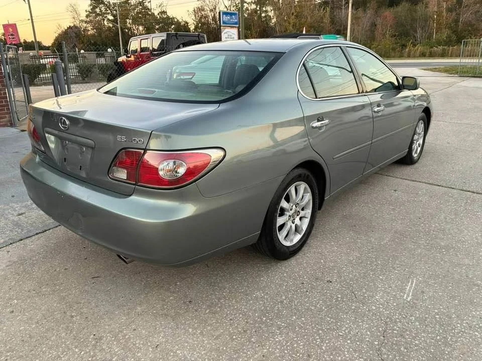 2003 Lexus ES 3rd Gen - Image 5 of 15