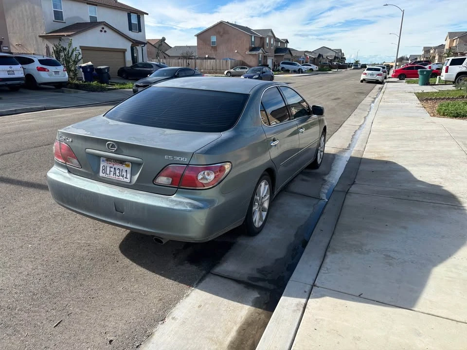 2003 Lexus ES 4th Gen - Image 2 of 2