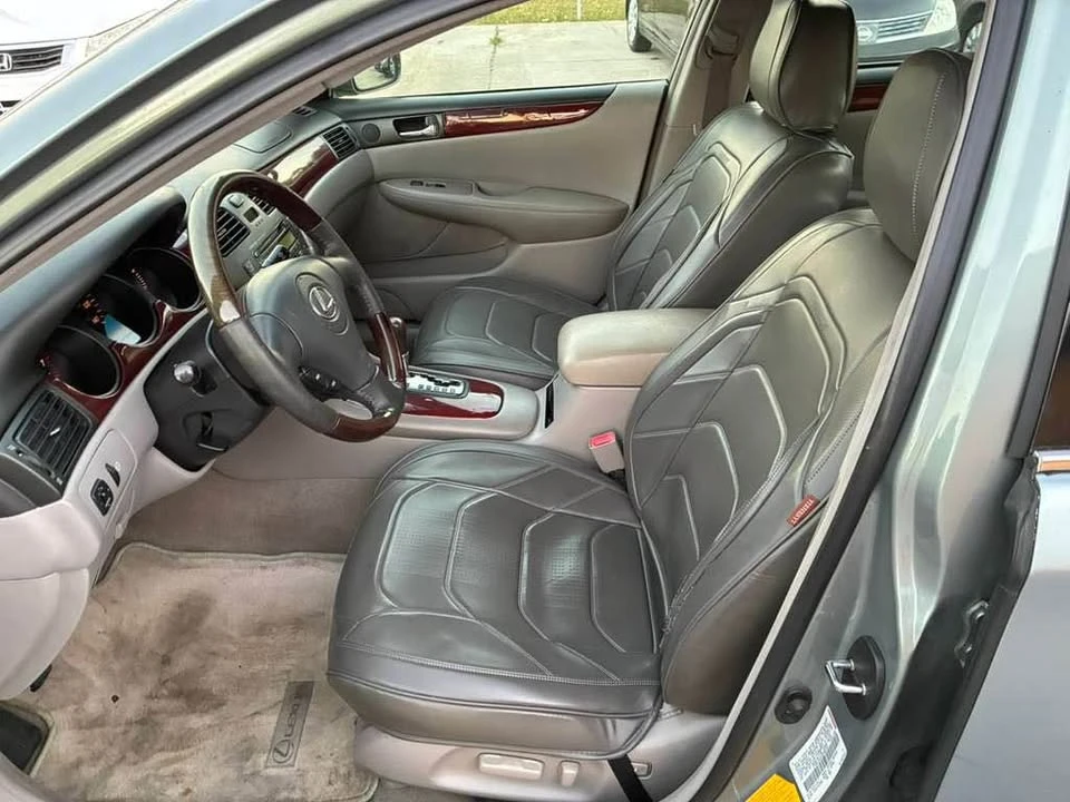 2003 Lexus ES 3rd Gen - Image 13 of 15