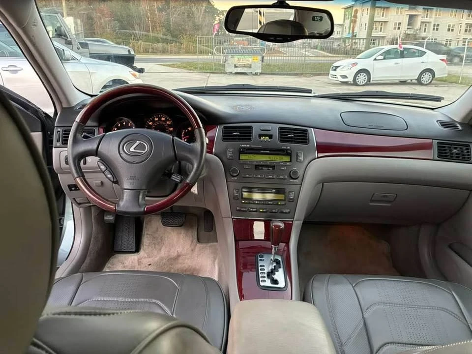 2003 Lexus ES 3rd Gen - Image 7 of 15