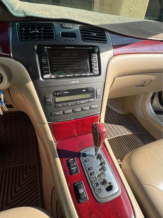 2003 Lexus ES 3rd Gen - Image 8 of 15
