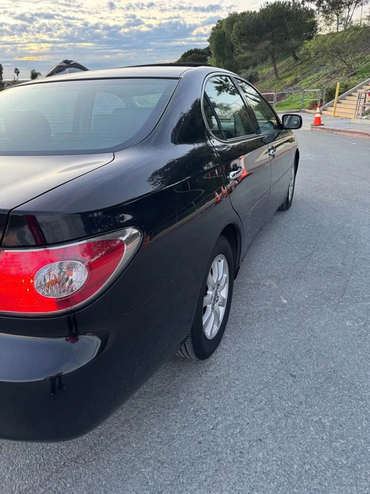 2003 Lexus ES 3rd Gen - Image 4 of 19