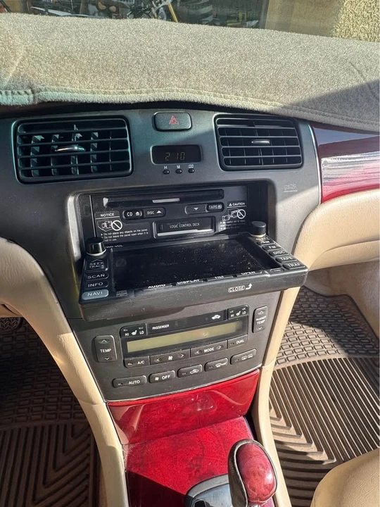 2003 Lexus ES 3rd Gen - Image 9 of 15