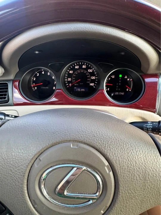 2003 Lexus ES 3rd Gen - Image 10 of 15